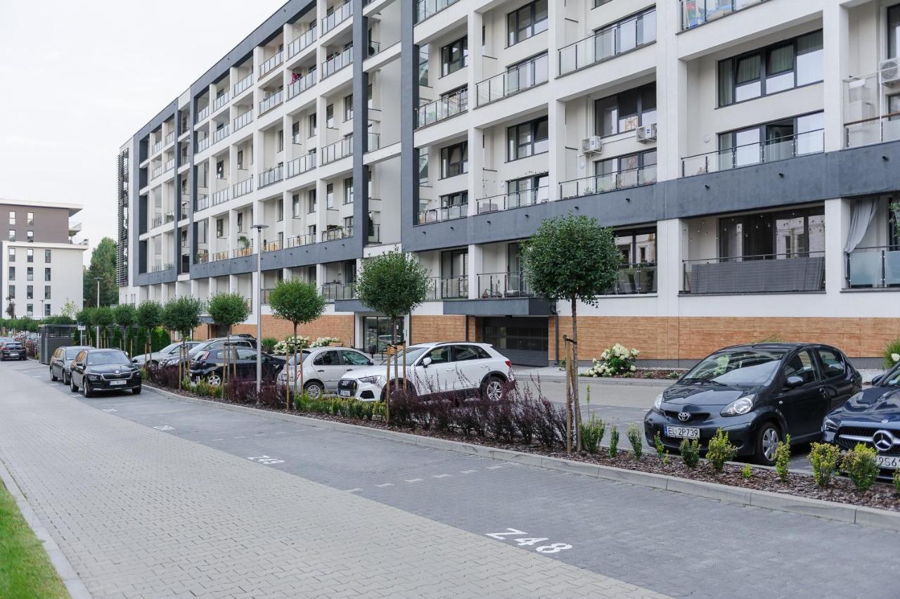 Lumina Apartment With Balcony Overlooking The Park Lodz  Luaran gambar